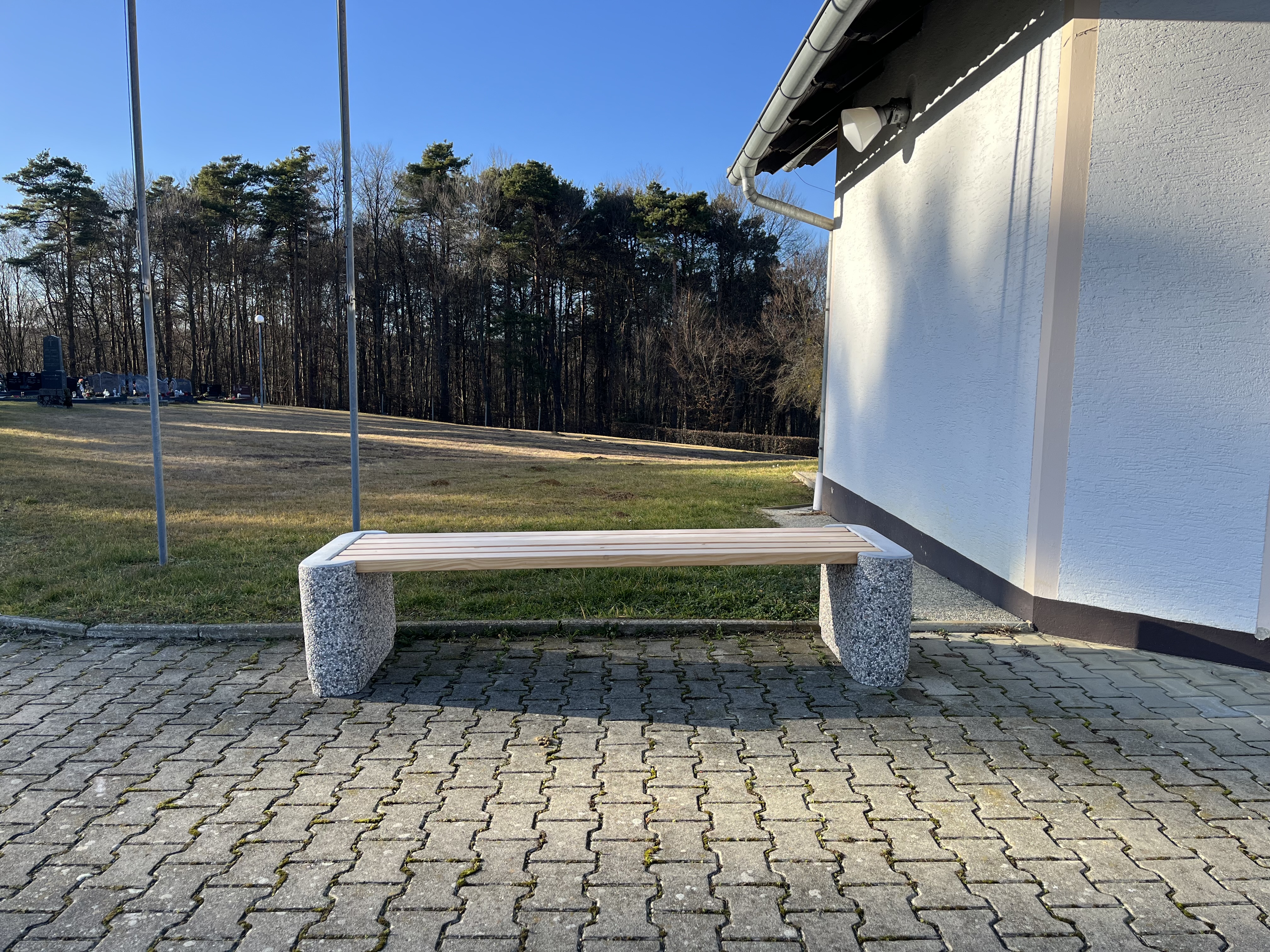 Klopi 2_pokopališče Dolenci